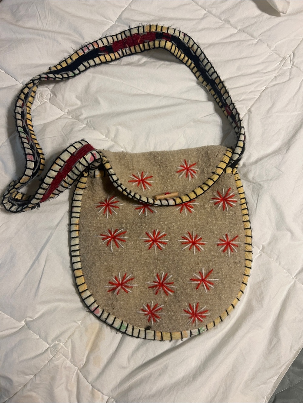 Wool Embroidered Star Crossbody Bag - Beige with Red Accents